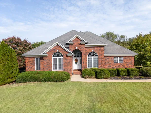 111 Roundstone Dr, Inman, SC 29349