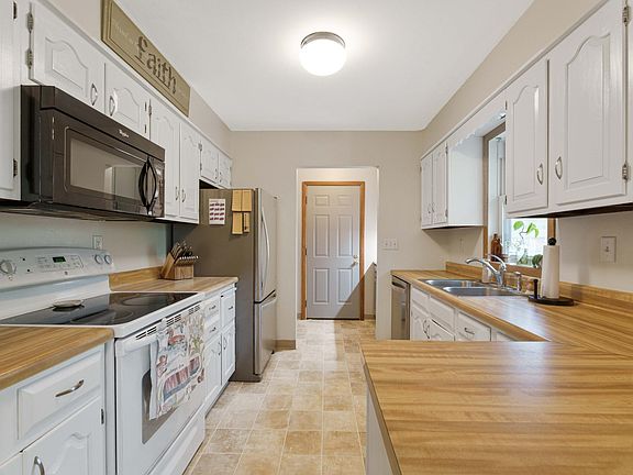 4th image of 533 Maple Ln