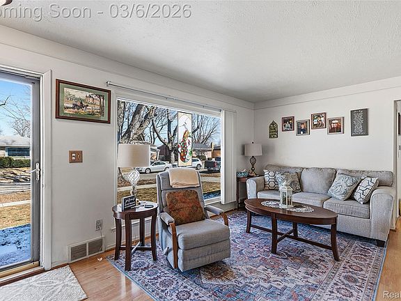 5th image of 11844 Harold St