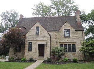 90 Hoodridge Dr, Pittsburgh, PA 15228