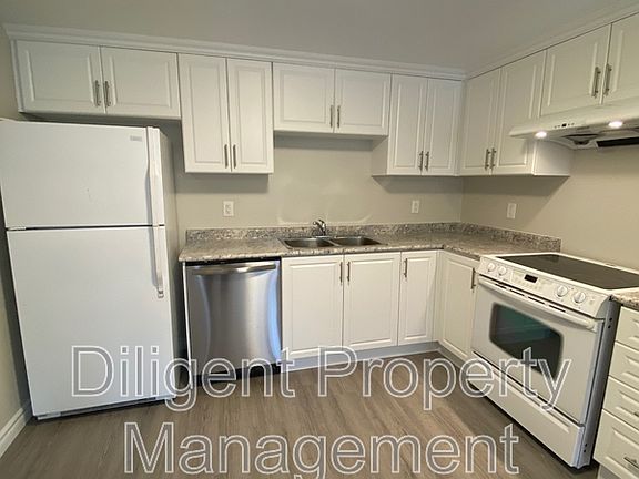3rd image of 1528 Redwood Dr
