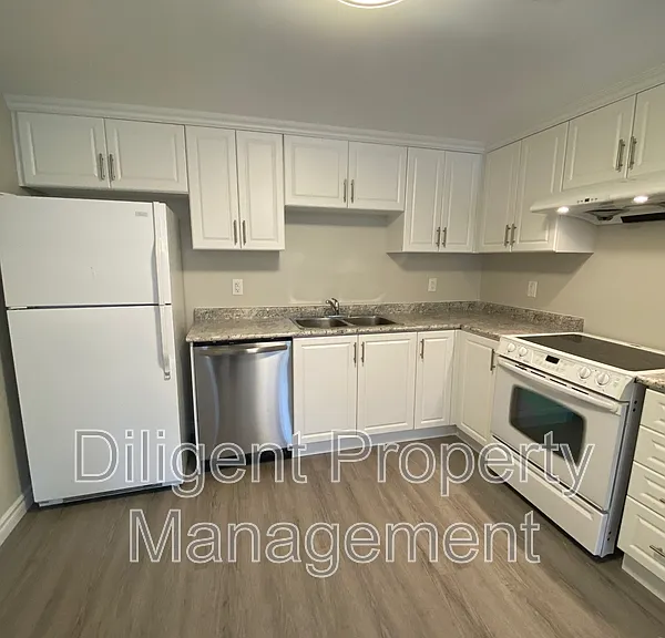 1528 Redwood Dr #LOWER — Photo 3