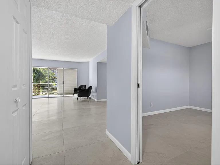 3590 Via Poinciana #202 — Photo 17