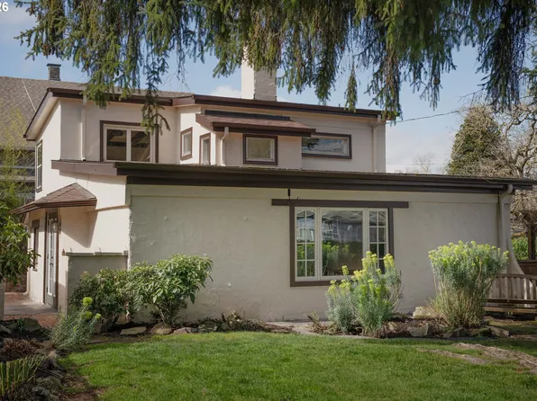 4254 SE Schiller St, Portland, OR 97206