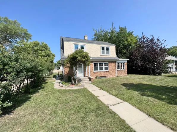 29 McLeod Ave, Hutchinson, MN 55350