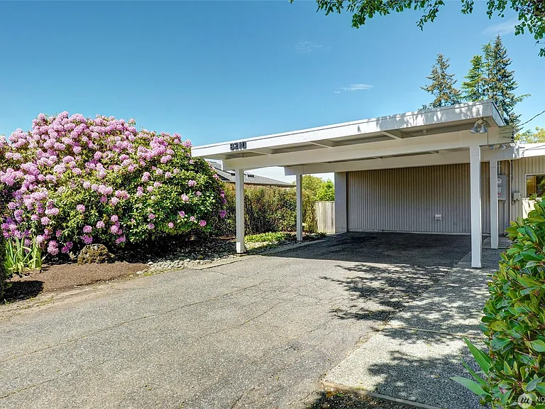 8210 SE 36th St — Photo 3