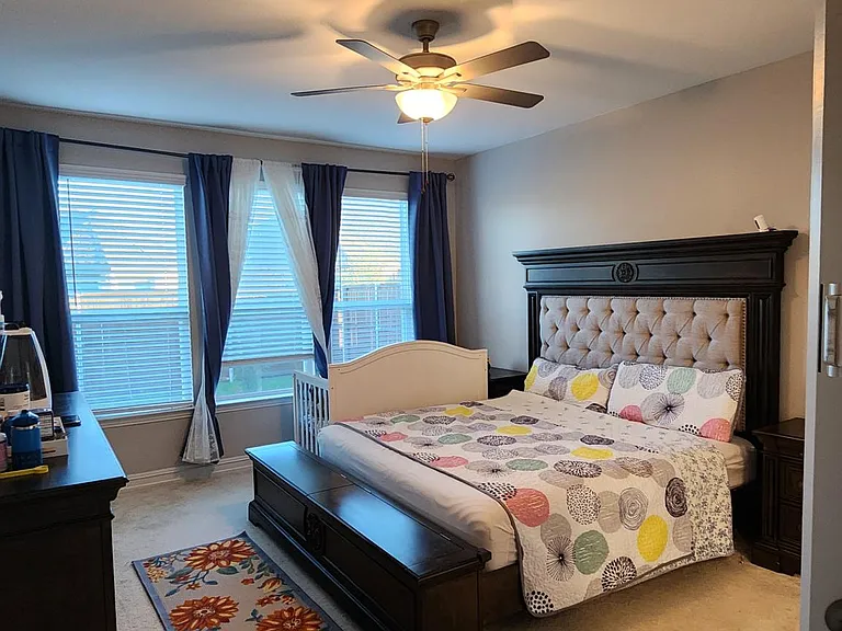 5901 Silverhollow Dr — Photo 22