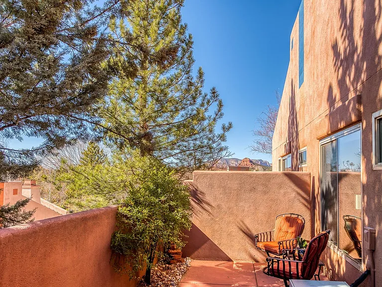 611 Desert Sage Ln — Photo 3