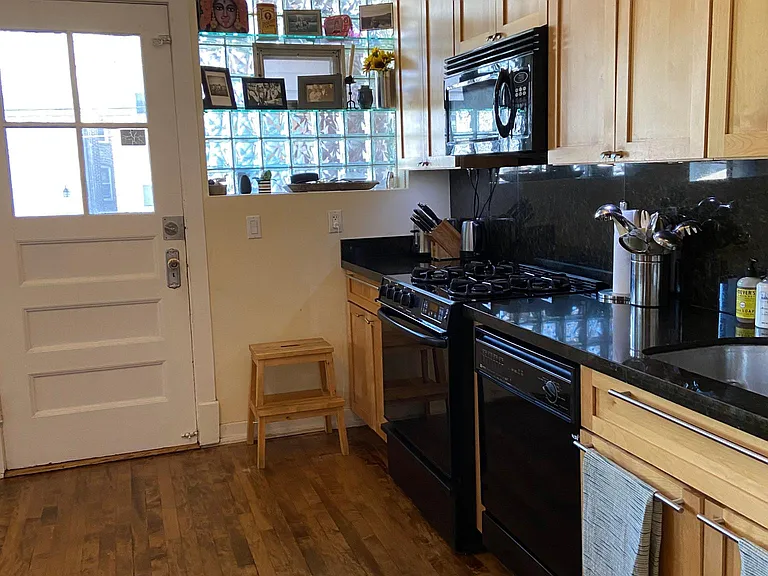 1431 W Rascher Ave #1E — Photo 8