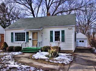 15 S Rosedale Ave, Aurora, IL 60506