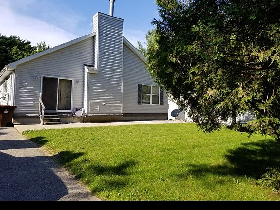 3rd image of 407 E Cherry St #409