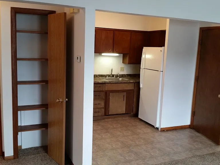 Cedar Crest Dr 321 - 8 — Photo 4