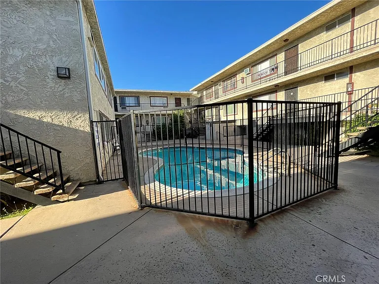 8800 Cedros Ave #111 — Photo 26
