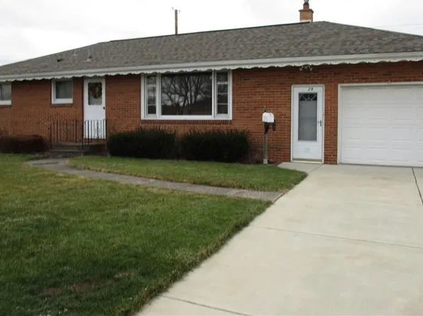 29 Vern Ln, Buffalo, NY 14227