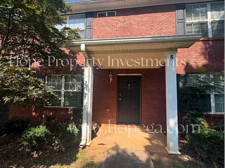 5 E Newnan Rd — Photo 2
