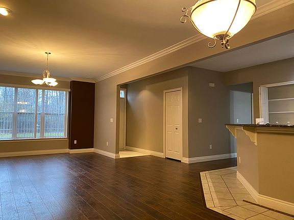 2nd image of 13135 Hazelnut Dr