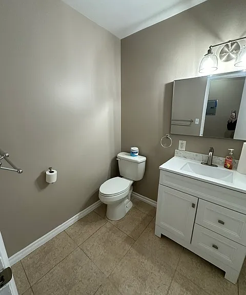 405 S Kroeger St #D — Photo 15