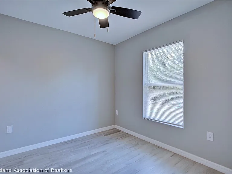 544 Vanguard Ave NW — Photo 15