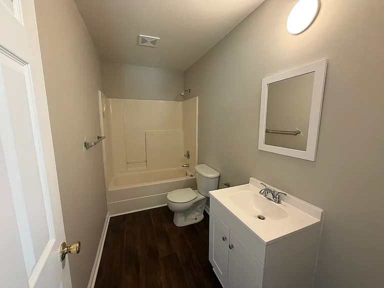 604 Winston Cir — Photo 3