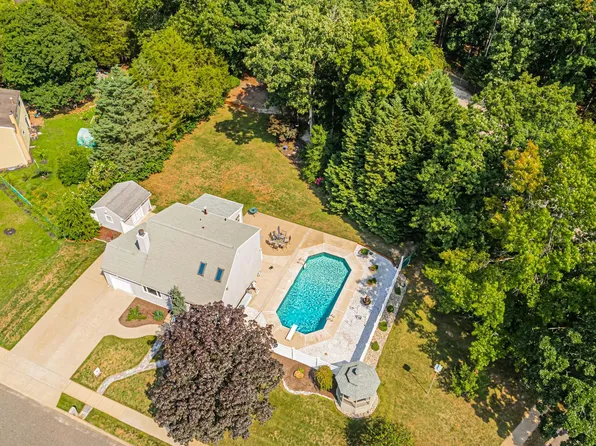 121 Pump Branch Rd, Berlin, NJ 08009