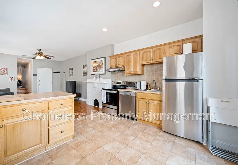 929 N 6th St #2 — Photo 9