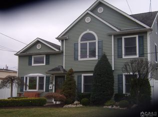 75 Markowitz St, Carteret, NJ 07008