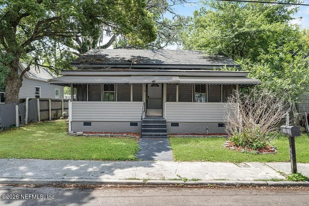 3 bed, 2.0 bath, 1307 sqft, $1,400 — Photo 1