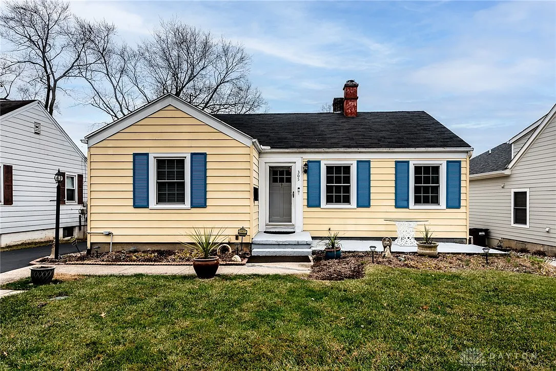305 W Park Ave photo 1