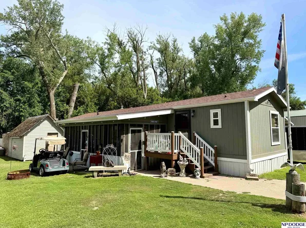 4828 Bay Cir, Tekamah, NE 68061