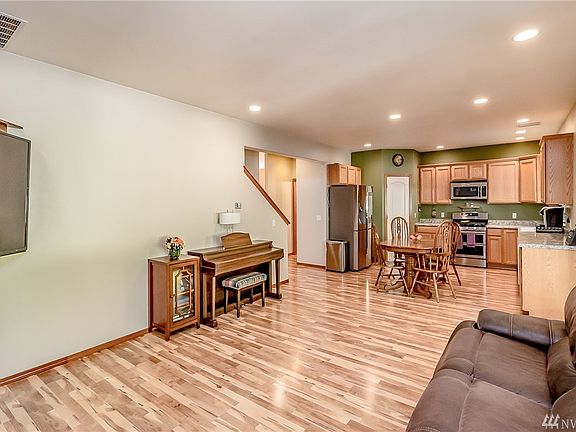 5th image of 3111 74th Dr NE