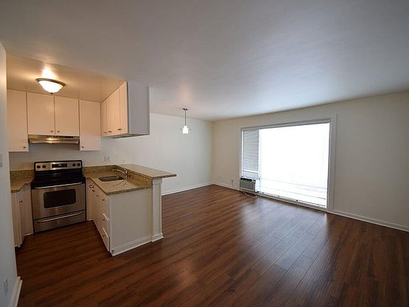 3rd image of 5805 W 8th St #212