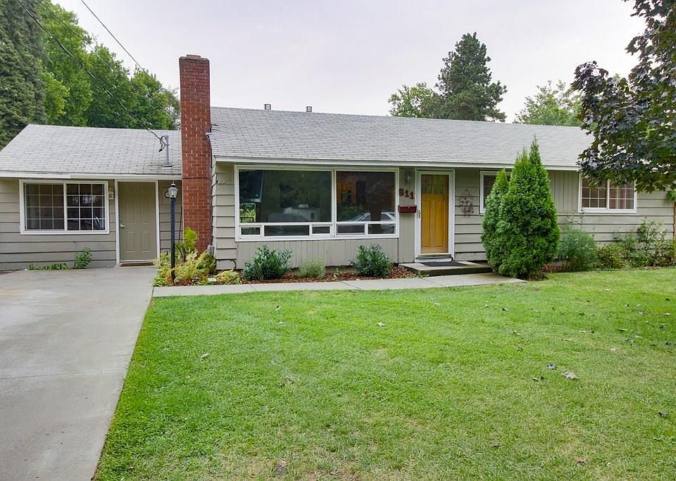 1st image of 811 Woodlawn St