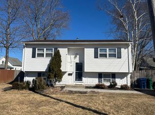 240 Welfare Ave, Warwick, RI 02888