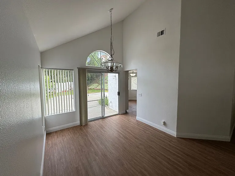 1423 Portofino Dr — Photo 10