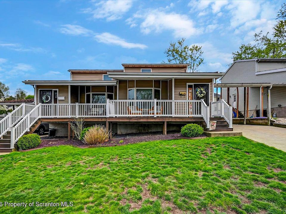 1st image of 3921-3923 Lydon Ln