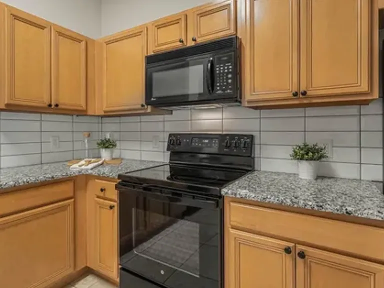 933 Van Loon Ct — Photo 6
