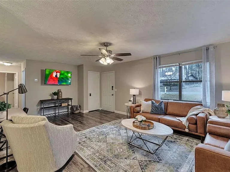 4145 Dustin Dr — Photo 3