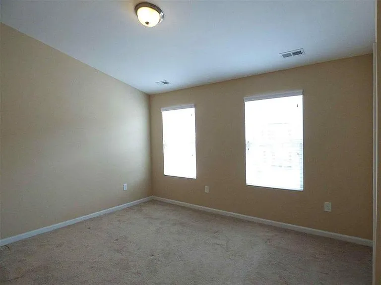 1622 Holly Grove Way — Photo 7