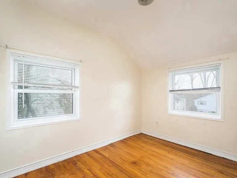 1017 S Edison St — Photo 4