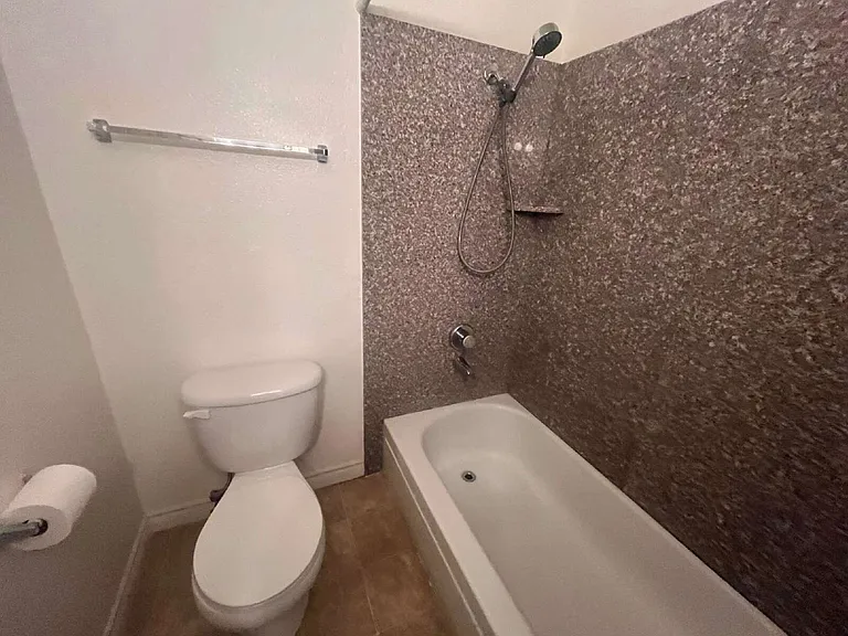 4972 River Glen Dr #178 — Photo 7