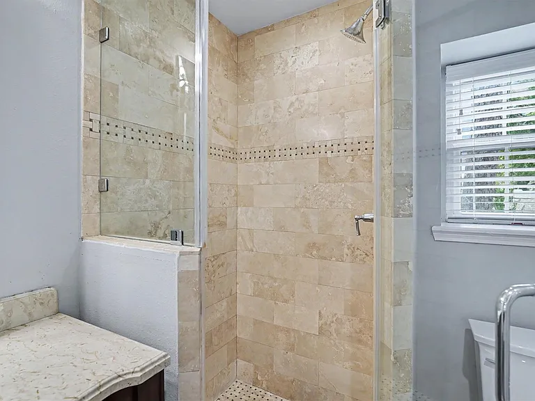 726 Thistlewood Dr — Photo 21
