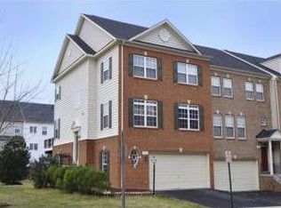 4968 Vail Ridge Ln, Fairfax, VA 22030