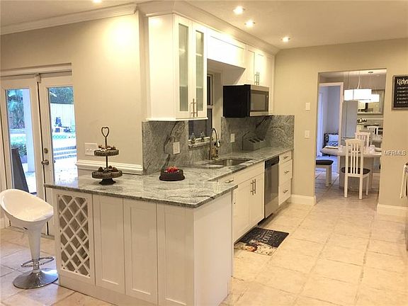 5th image of 22472 Southshore Dr