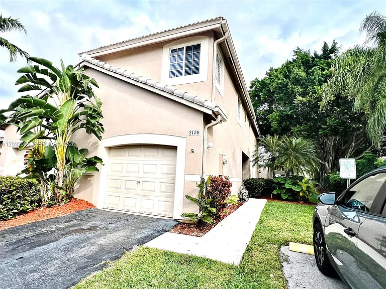 2176 Salerno Cir — Photo 2