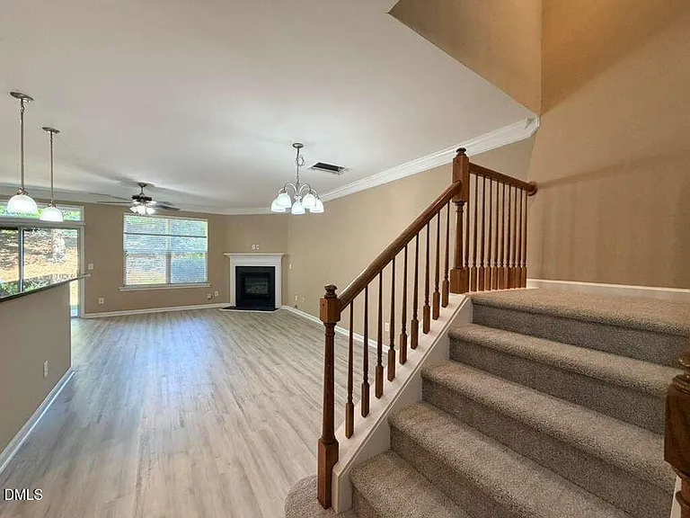 1061 Remington Oaks Cir — Photo 5