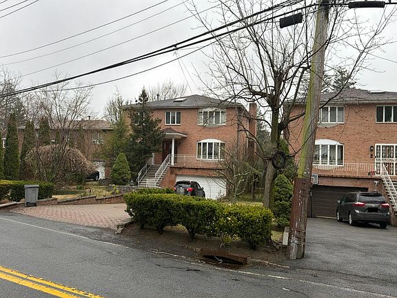 2nd image of 718 Scarsdale Rd