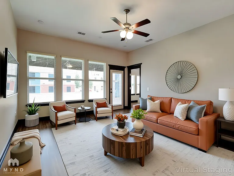 1114 Merlin Dr — Photo 2