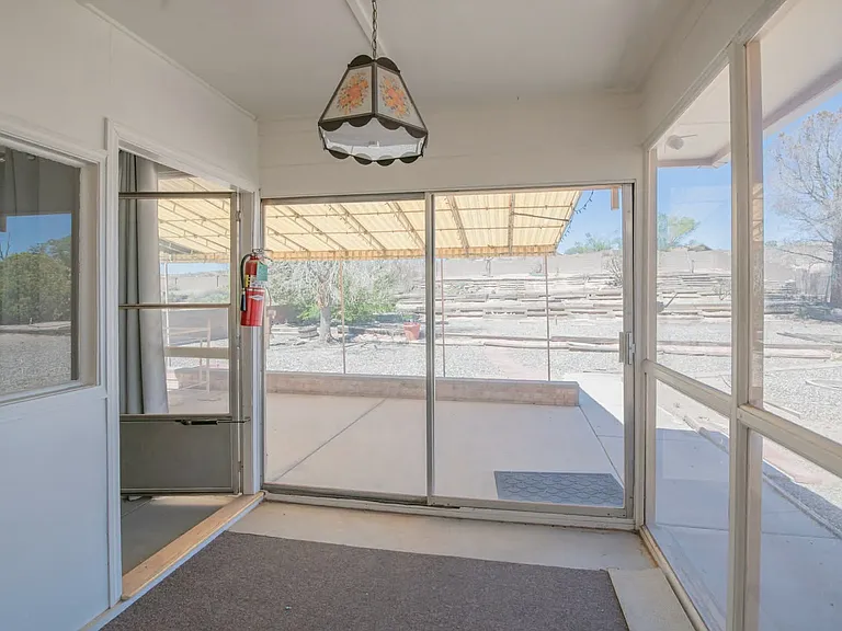 409 Longwood Dr NE — Photo 37