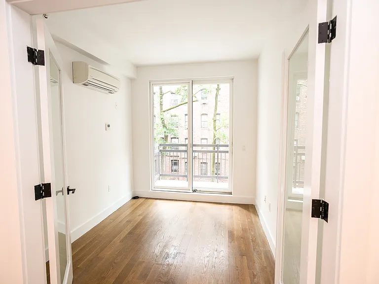 323 E 19th St #3E — Photo 6