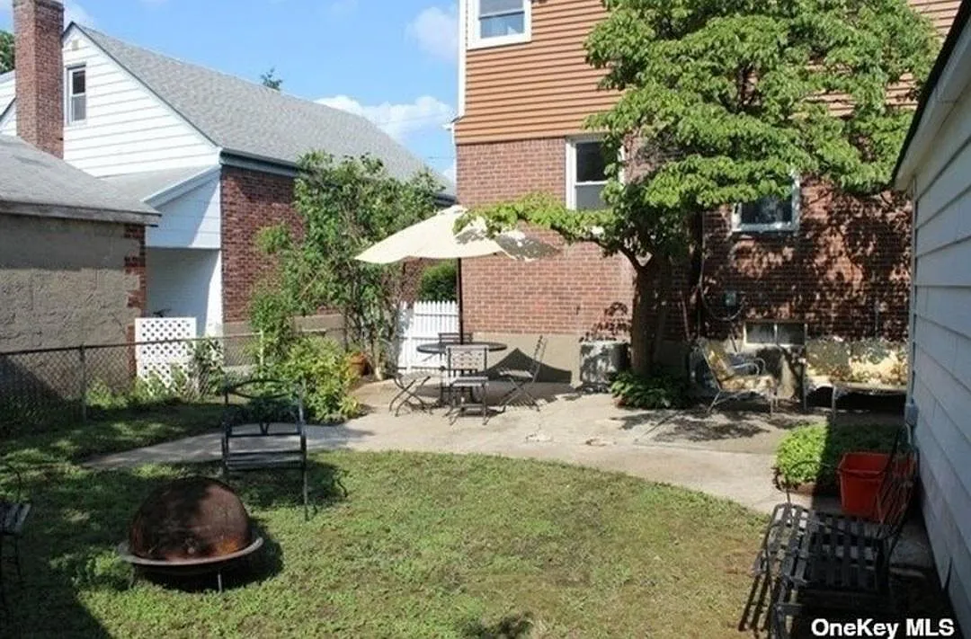 253 Kensington Rd S — Photo 2